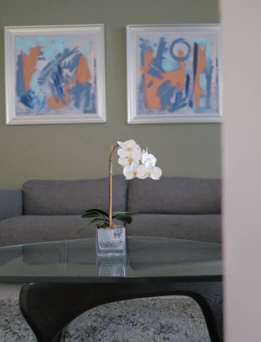 Urban Executive Apartment *