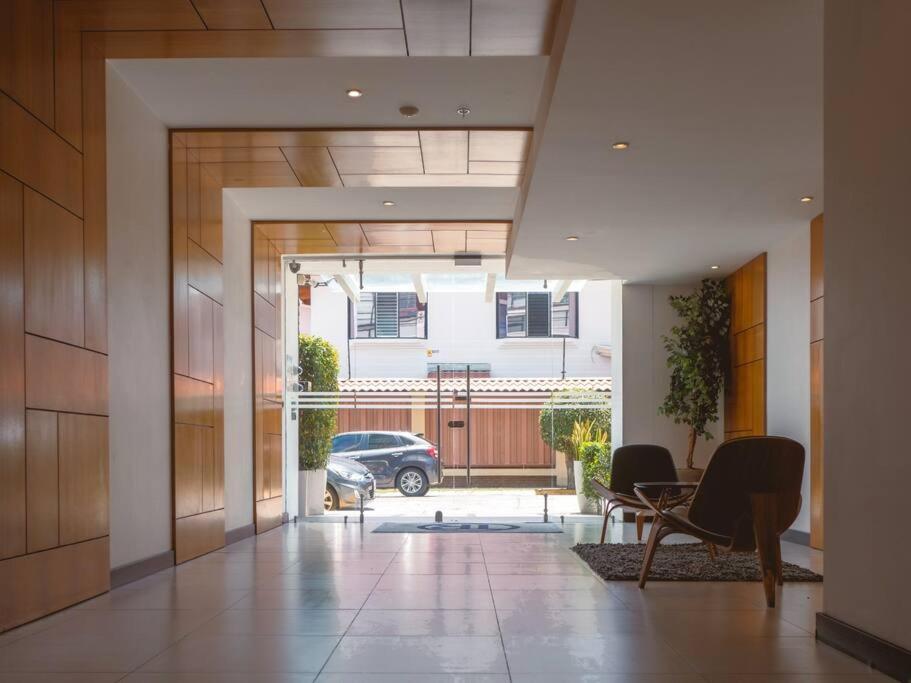 Urban Executive Apartment *